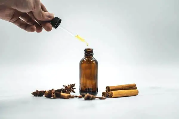 Cinnamon oil with dried barks